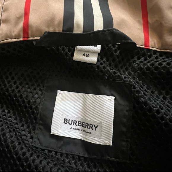 BURBERRY Luxury Black Outerwear Jacket | Spring Summer 20 - Picture 5 of 8